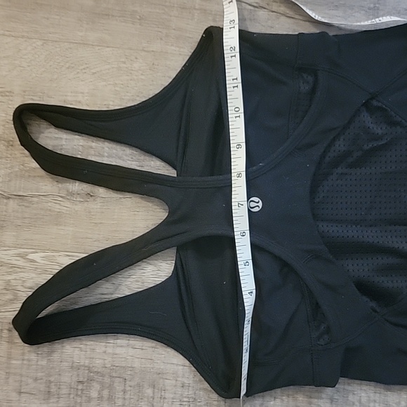 Lululemon workout tank top with shelf bra - Picture 4 of 4